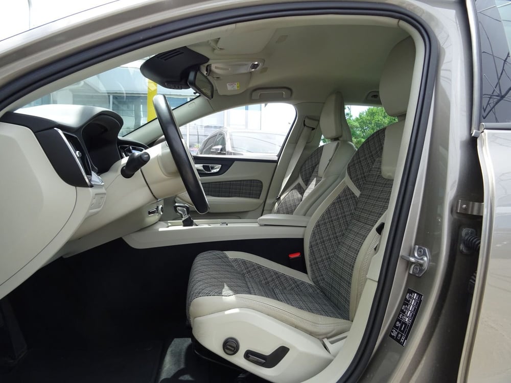 Volvo V60 usata a Venezia (10)