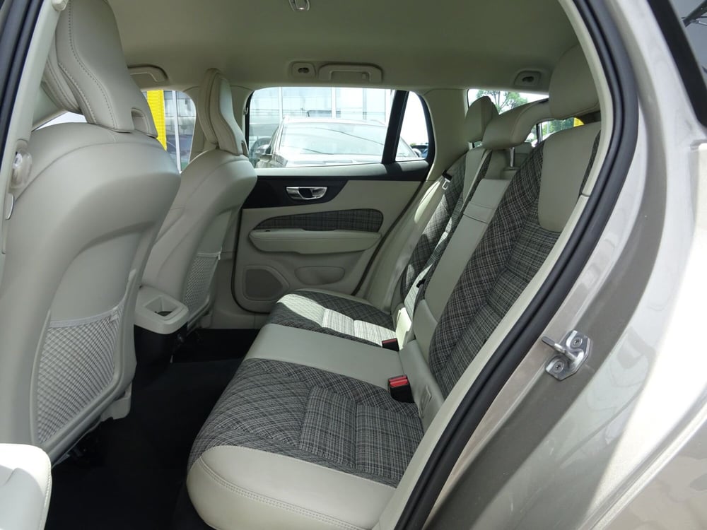 Volvo V60 usata a Venezia (11)