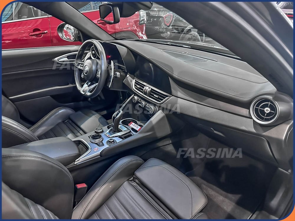 Alfa Romeo Giulia usata a Milano (10)