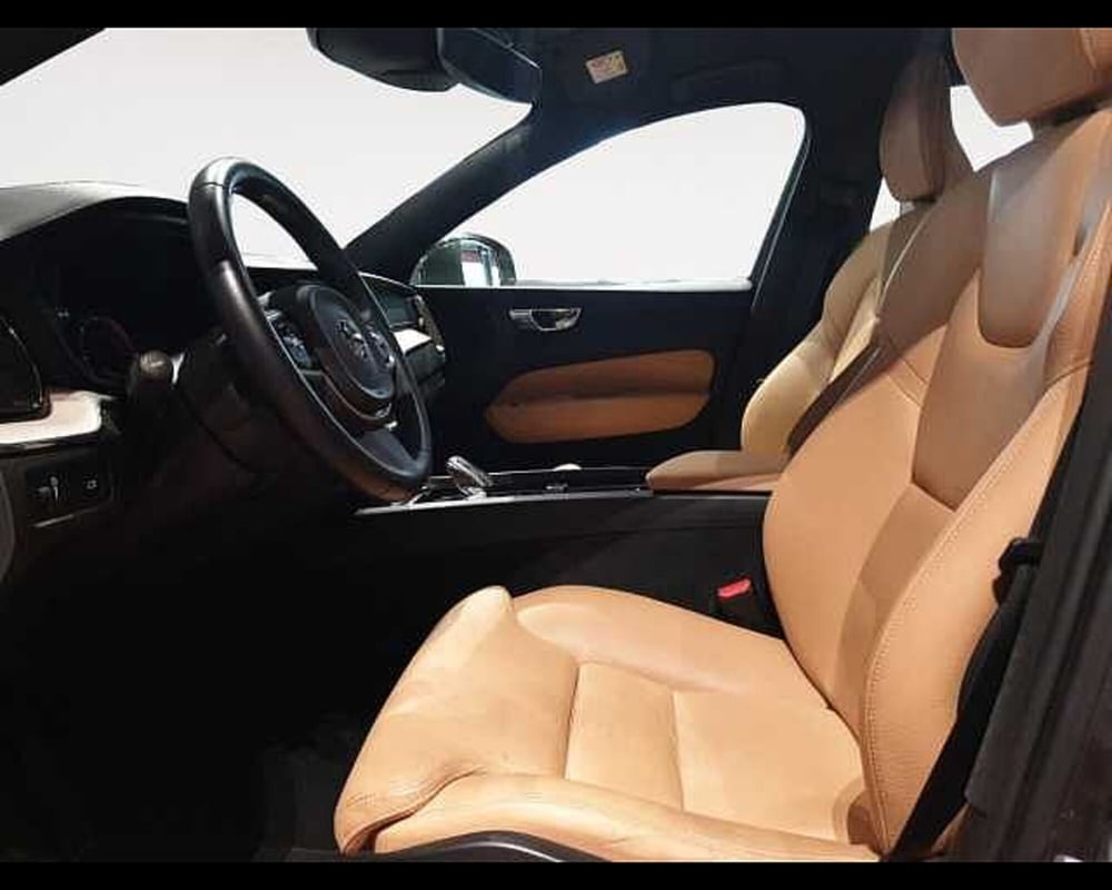 Volvo XC60 usata a Cuneo (12)