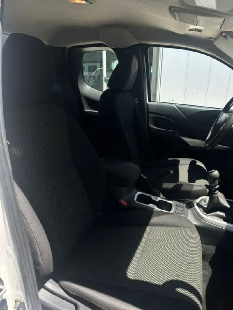 Nissan Navara usata a Latina (10)