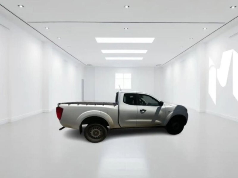 Nissan Navara usata a Latina (4)