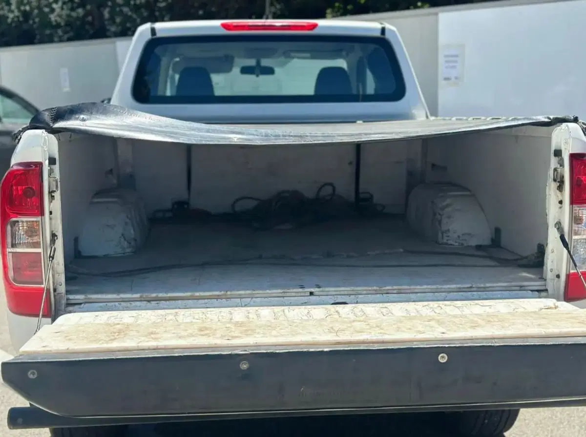 Nissan Navara usata a Latina (7)