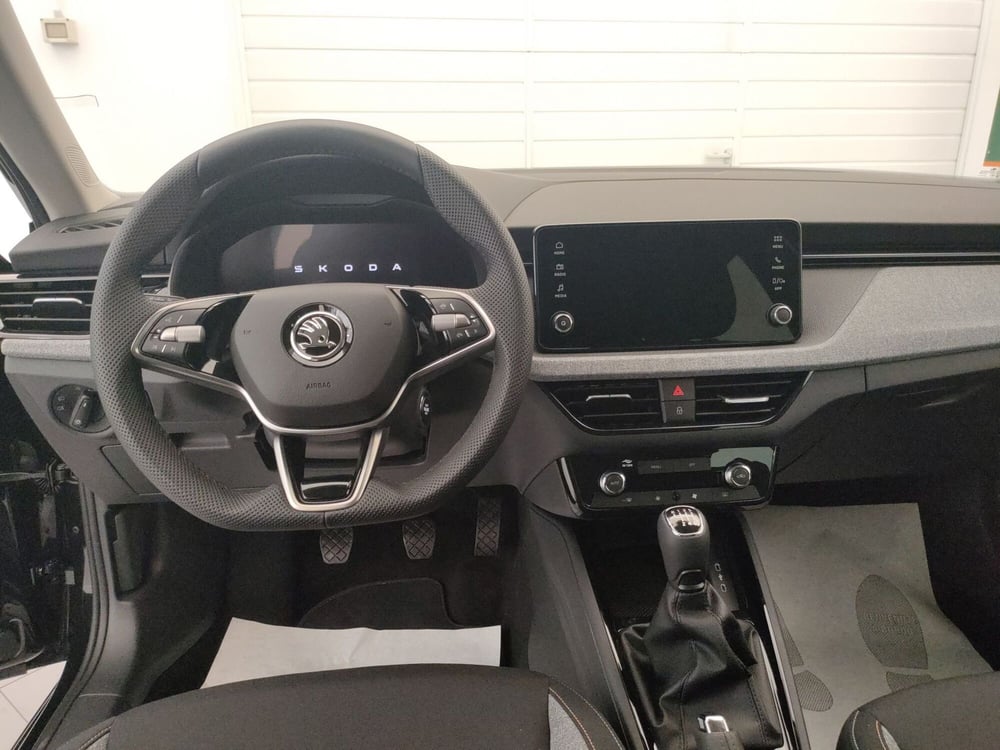 Skoda Kamiq nuova a Varese (12)