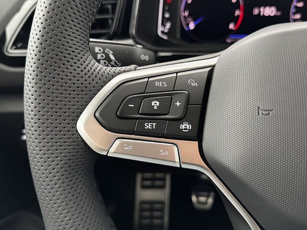 Volkswagen T-Roc nuova a Vicenza (18)