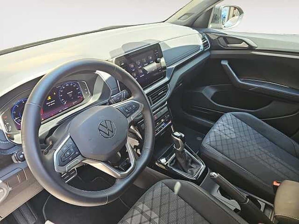 Volkswagen T-Cross usata a Lecco (15)