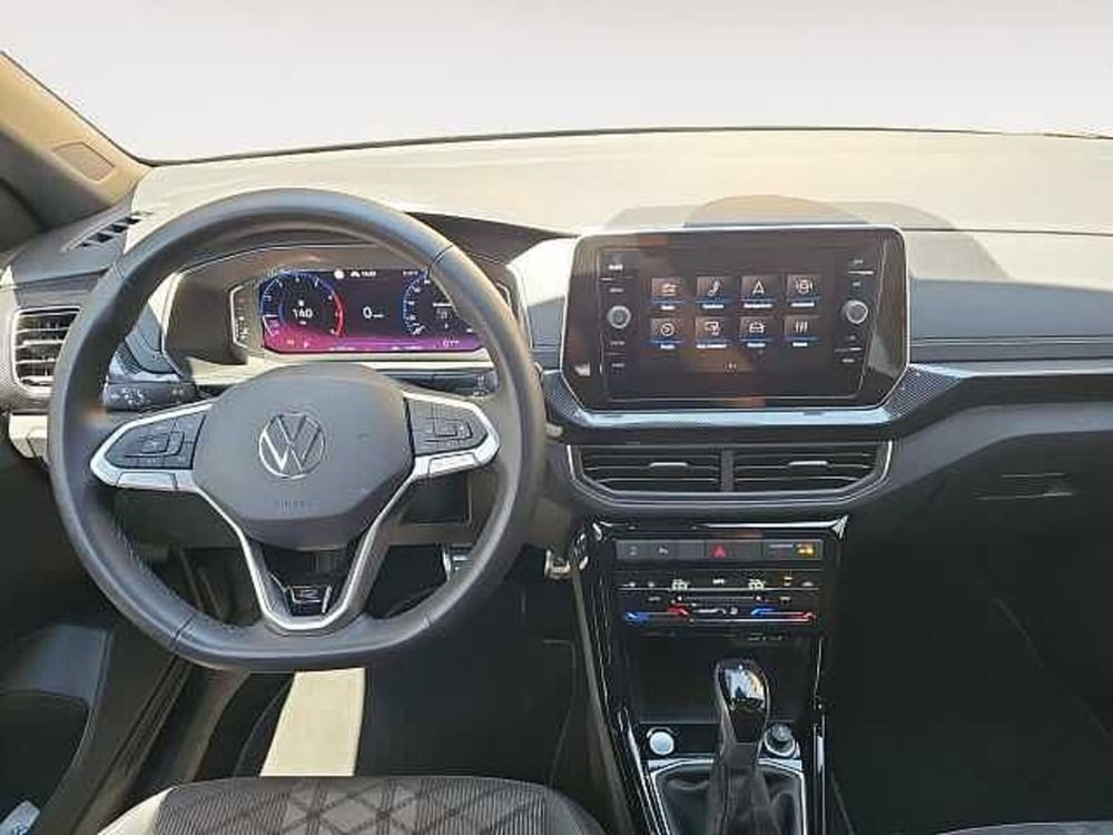 Volkswagen T-Cross usata a Lecco (9)