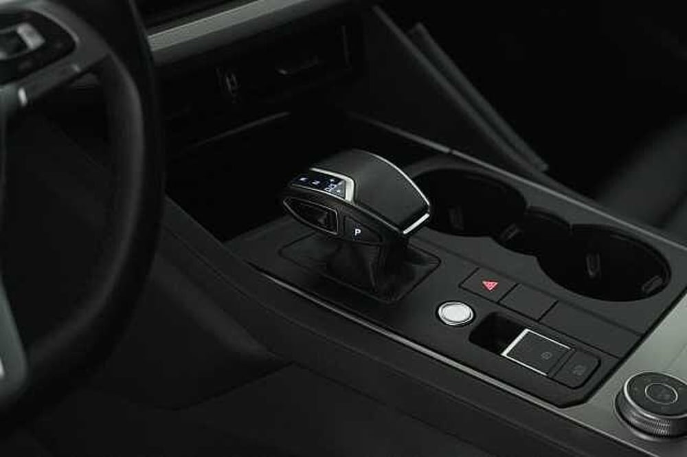 Volkswagen Touareg usata a Como (14)