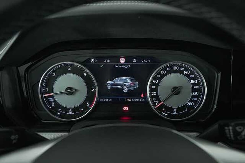 Volkswagen Touareg usata a Como (18)