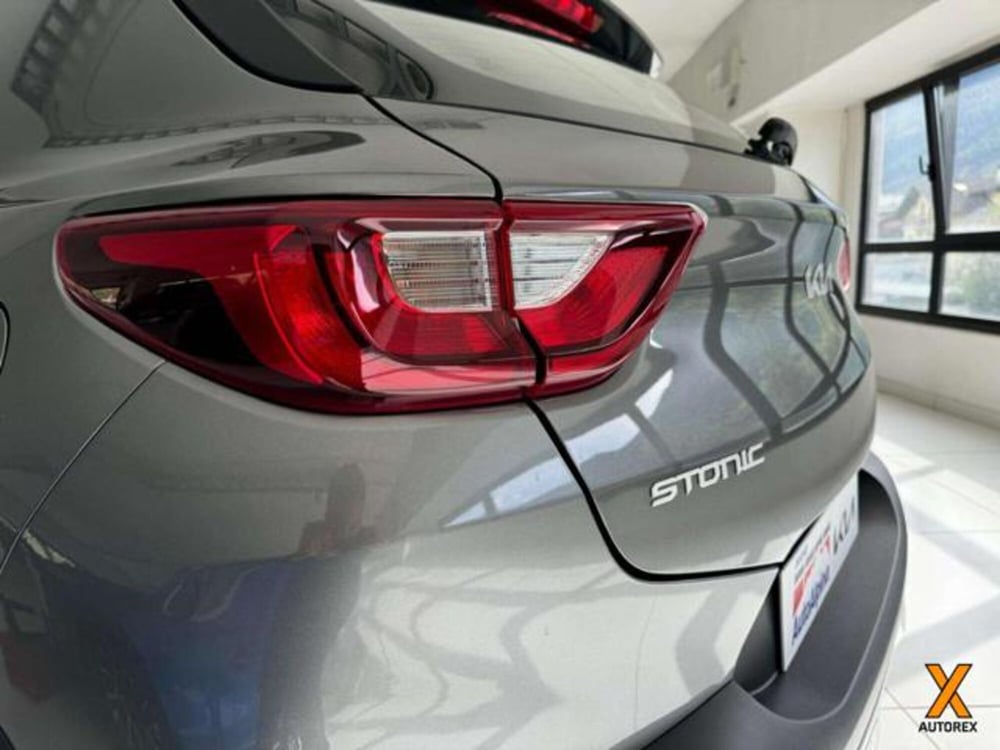Kia Stonic nuova a Varese (10)