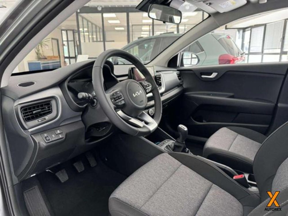 Kia Stonic nuova a Varese (15)