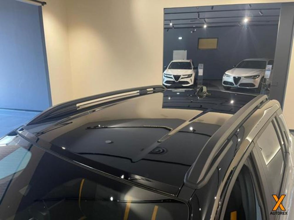 Jeep Avenger nuova a Varese (11)
