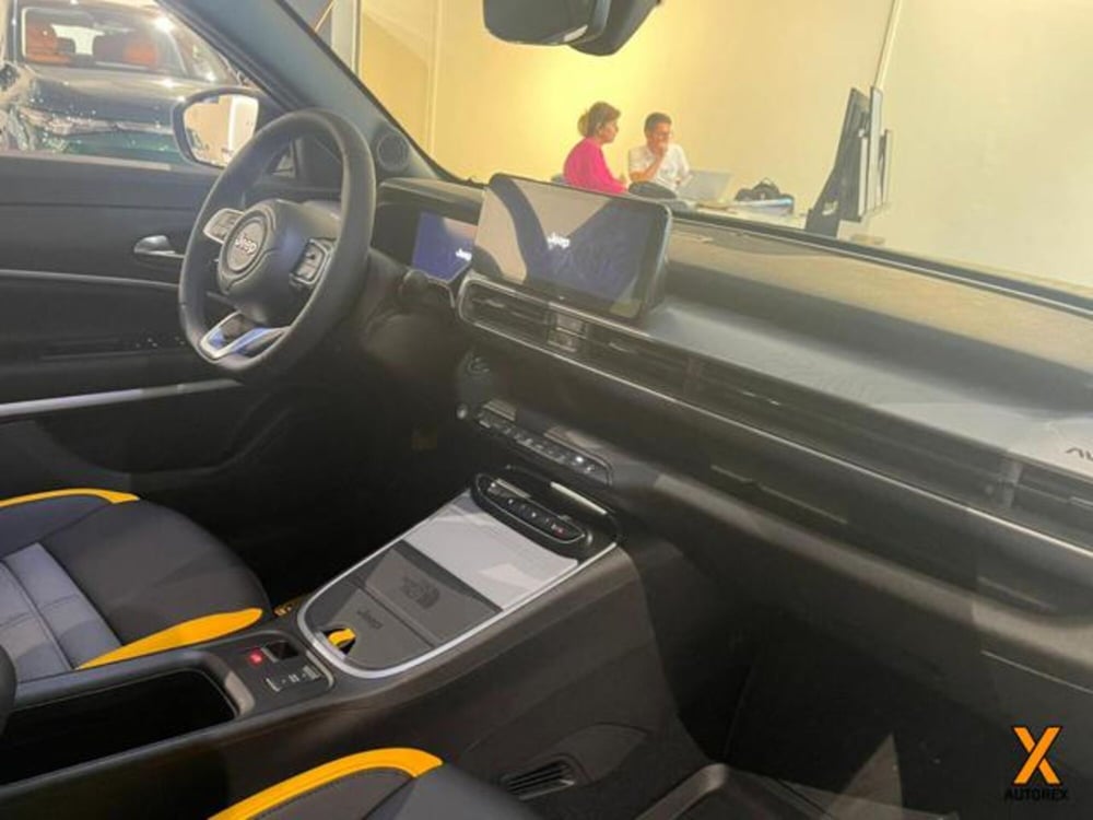 Jeep Avenger nuova a Varese (14)