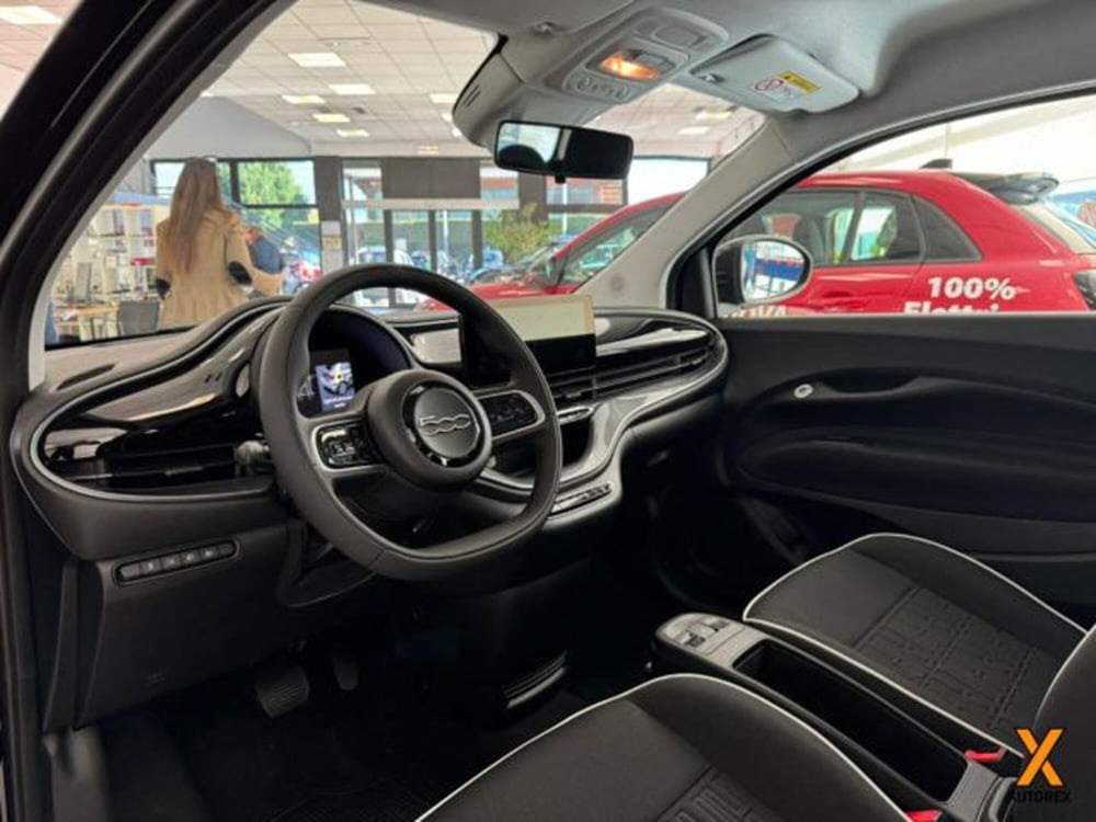 Fiat 500e nuova a Varese (13)