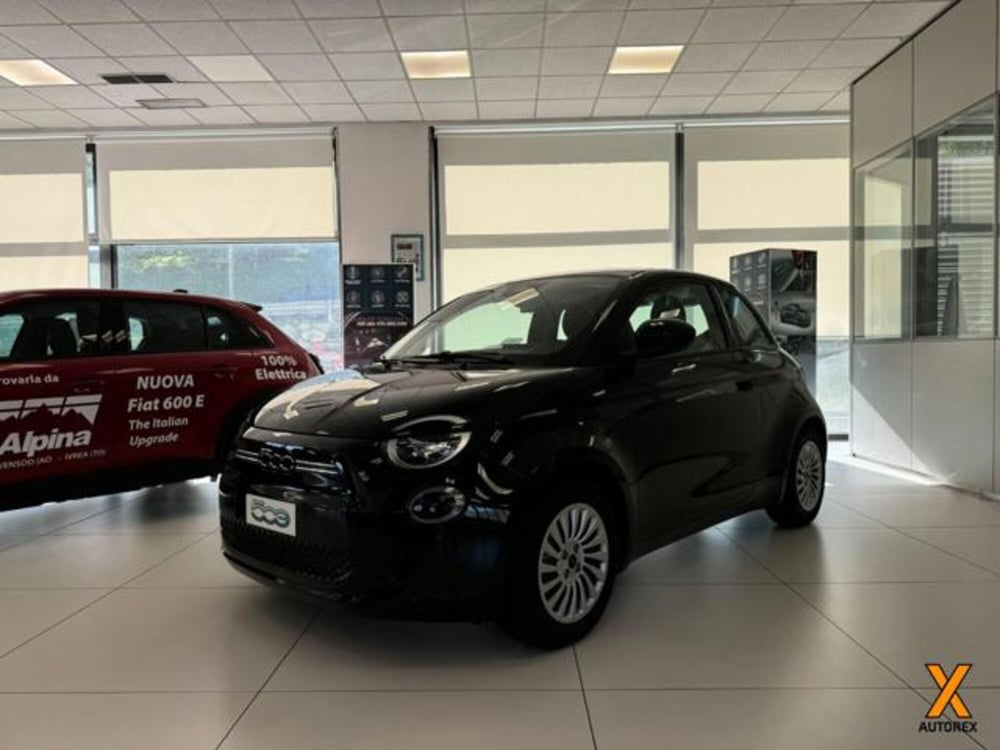 Fiat 500e nuova a Varese (3)