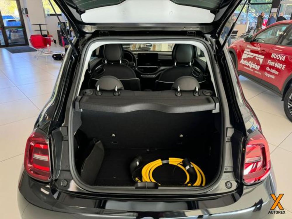 Fiat 500e nuova a Varese (7)