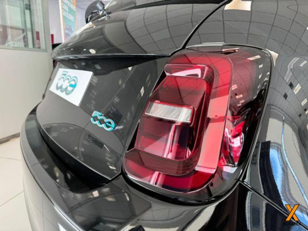 Fiat 500e nuova a Varese (9)