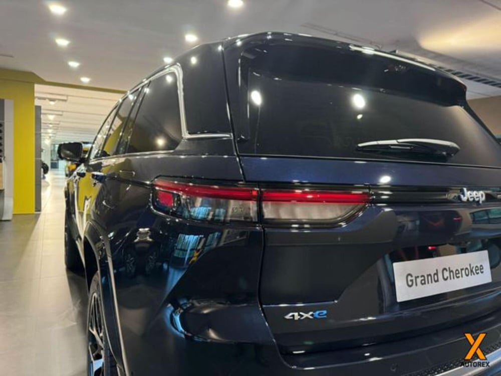 Jeep Grand Cherokee nuova a Varese (10)
