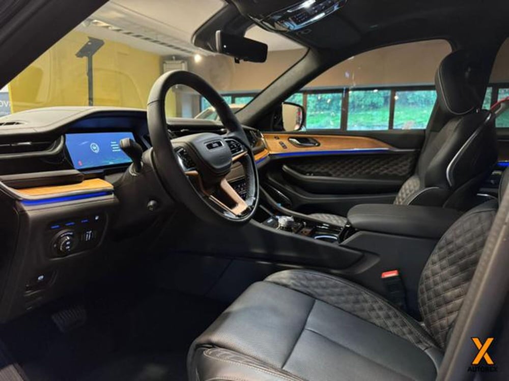 Jeep Grand Cherokee nuova a Varese (14)
