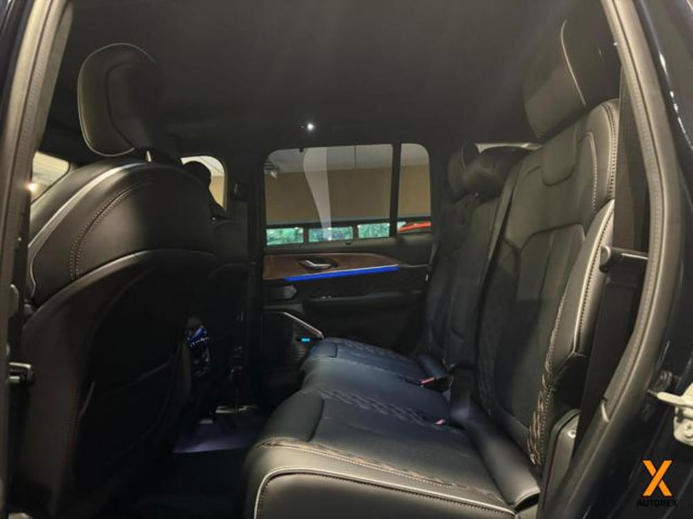 Jeep Grand Cherokee nuova a Varese (18)