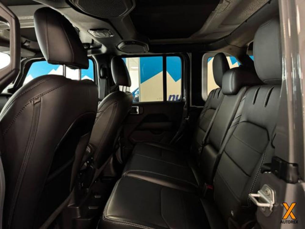 Jeep Wrangler Unlimited nuova a Varese (16)