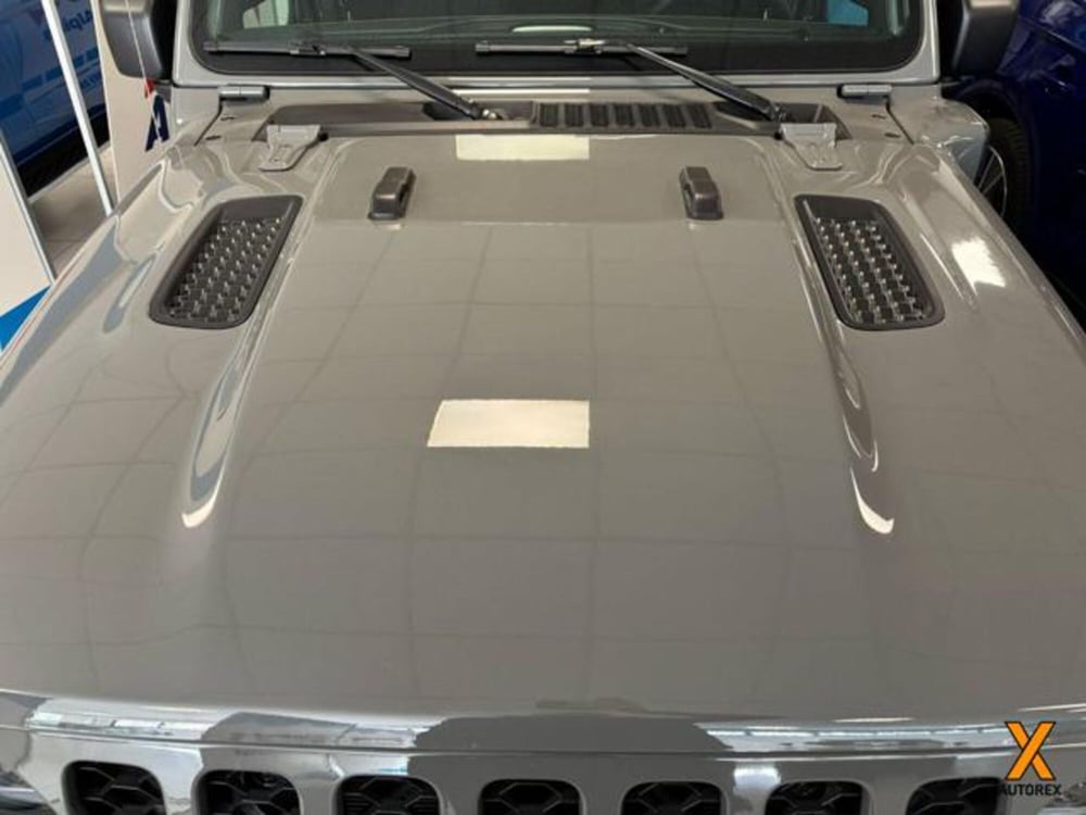 Jeep Wrangler Unlimited nuova a Varese (4)