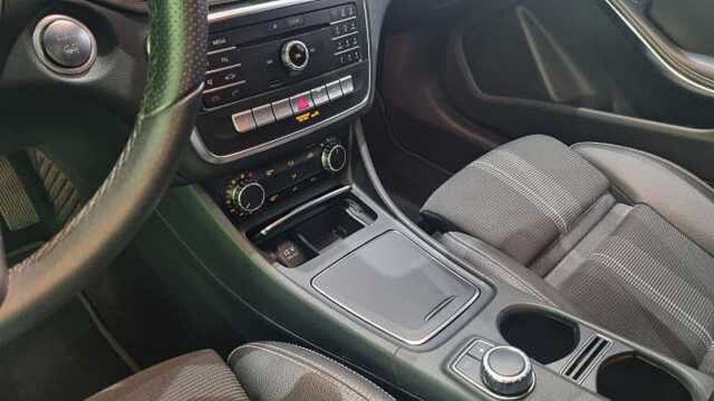 Mercedes-Benz CLA Shooting Brake usata a Milano (9)