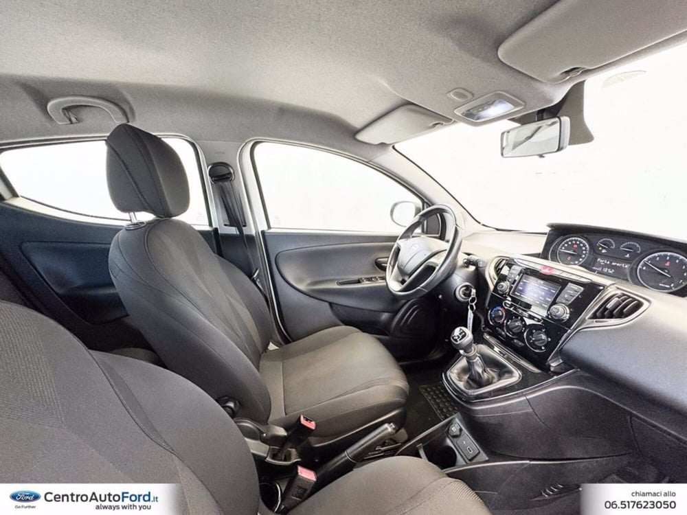 Lancia Ypsilon usata a Roma (6)