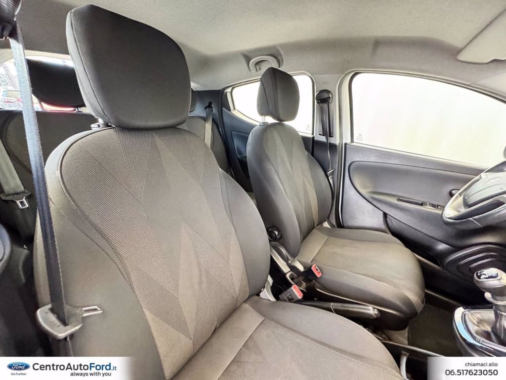 Lancia Ypsilon usata a Roma (7)