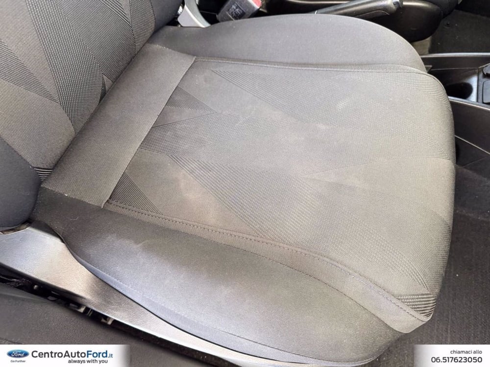Lancia Ypsilon usata a Roma (8)