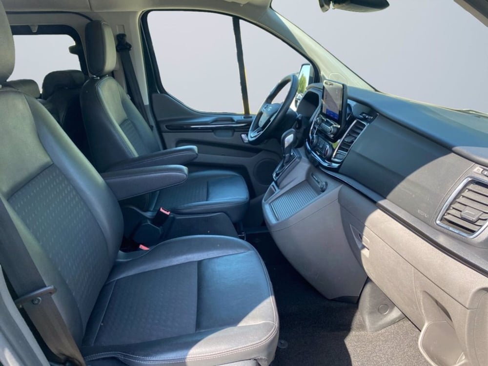 Ford Tourneo Custom usata a Milano (11)