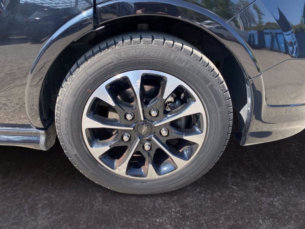 Ford Tourneo Custom usata a Milano (16)