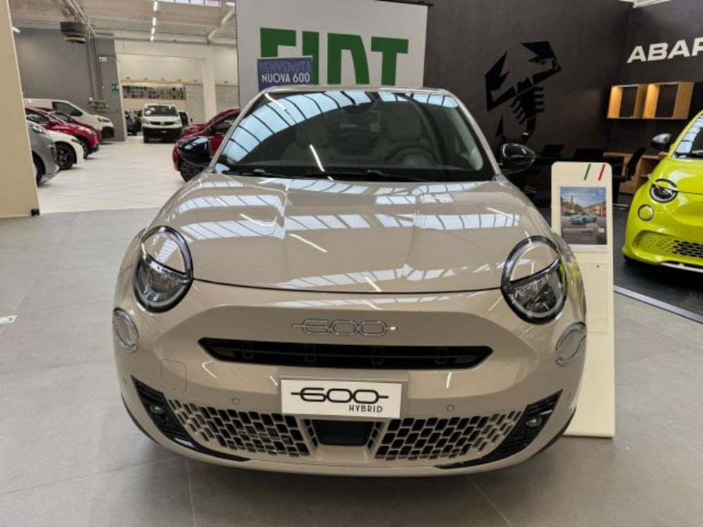 Fiat 600 nuova a Biella (2)