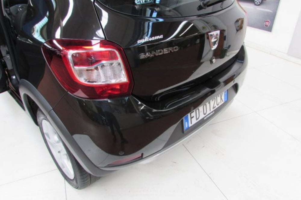 Dacia Sandero usata a Milano (15)
