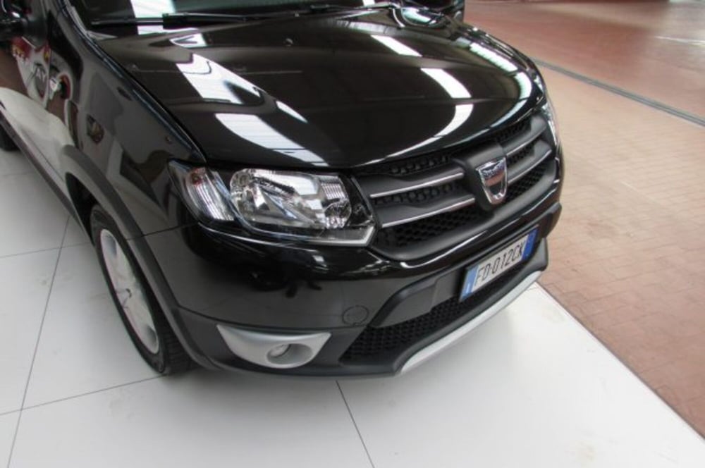 Dacia Sandero usata a Milano (17)