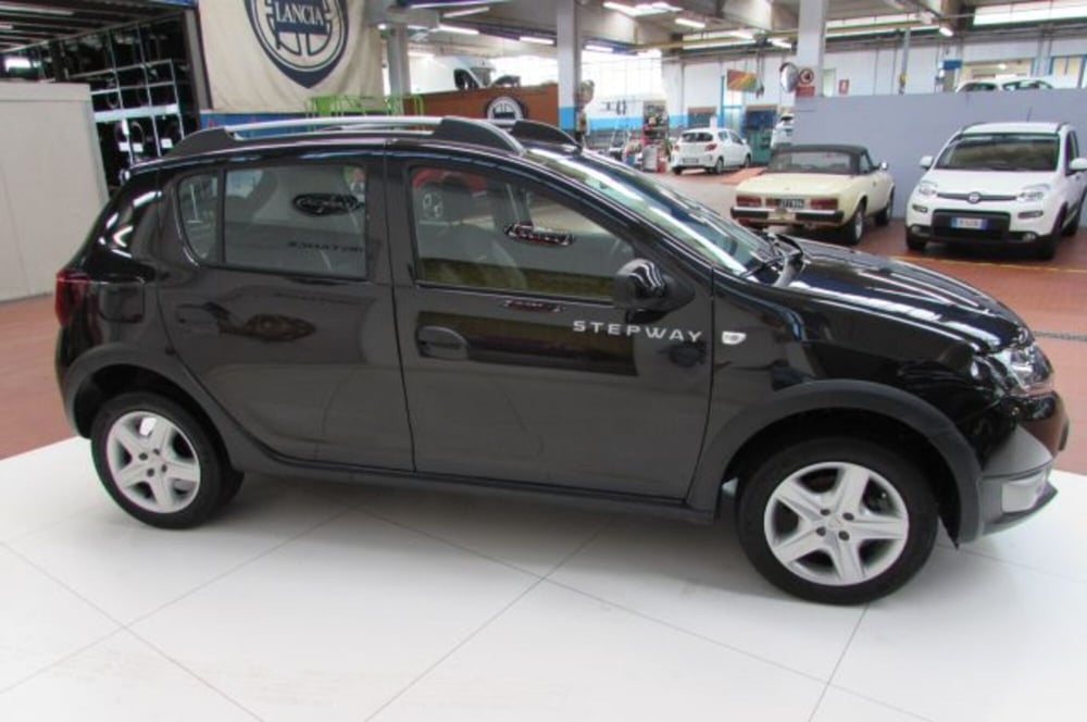 Dacia Sandero usata a Milano (2)