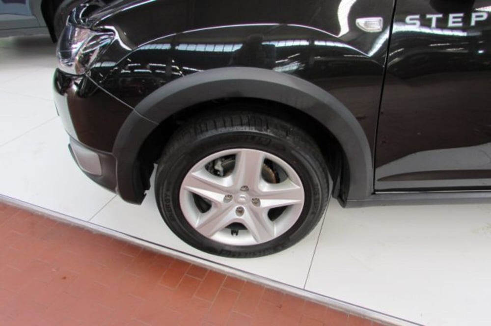 Dacia Sandero usata a Milano (5)