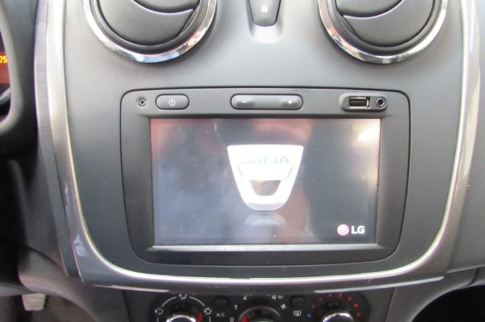 Dacia Sandero usata a Milano (9)