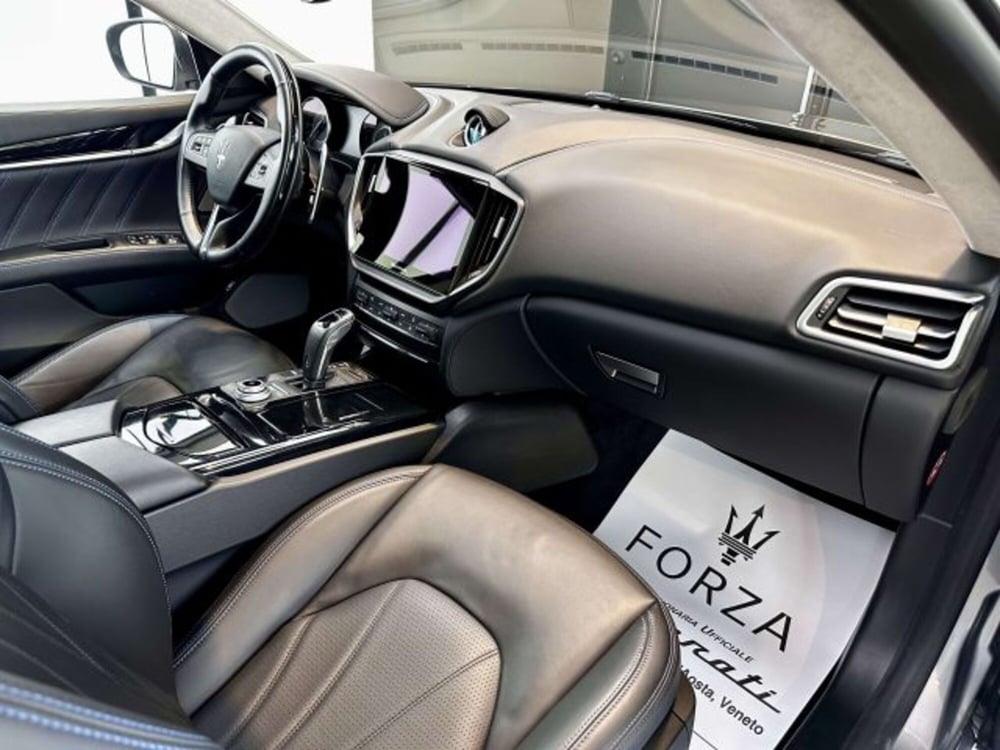Maserati Ghibli usata a Torino (12)