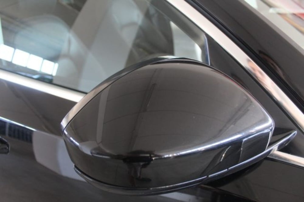 Jaguar E-Pace usata a Terni (18)