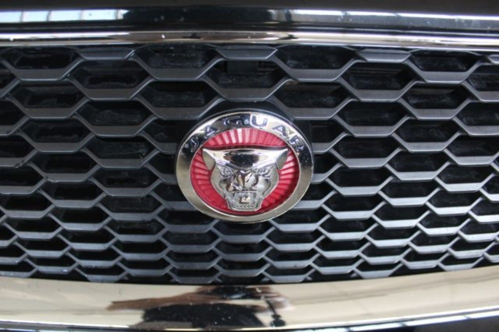 Jaguar E-Pace usata a Terni (20)