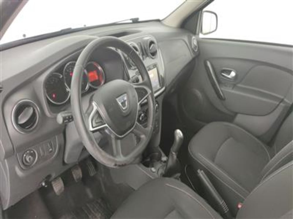 Dacia Logan usata a Bari (14)