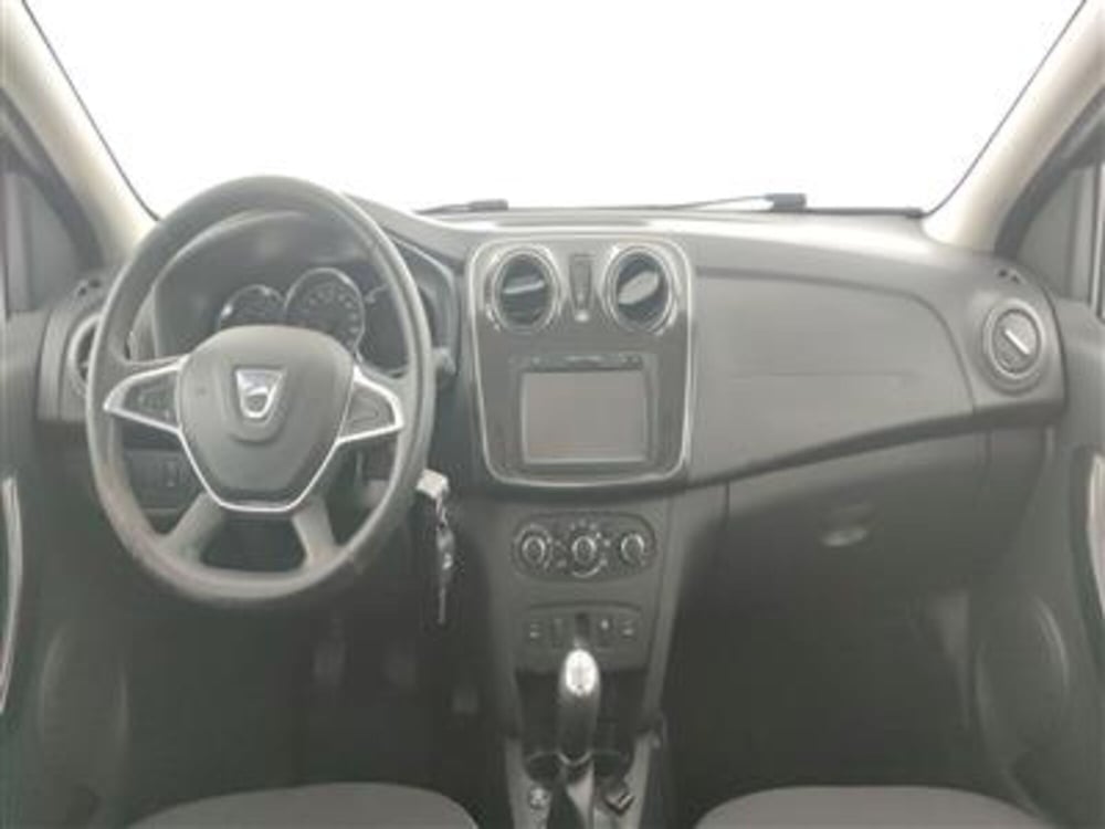 Dacia Logan usata a Bari (15)