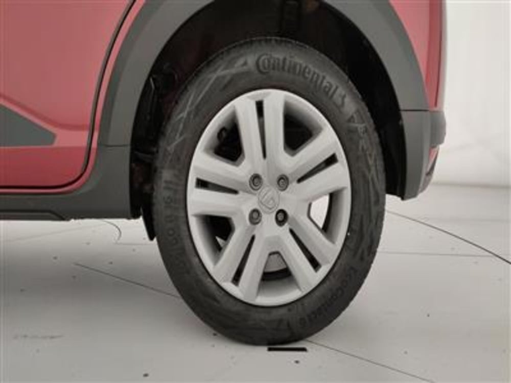 Dacia Sandero Stepway usata a Bari (12)