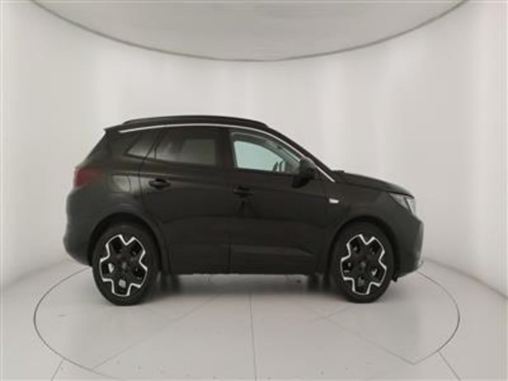 Opel Grandland usata a Bari (9)