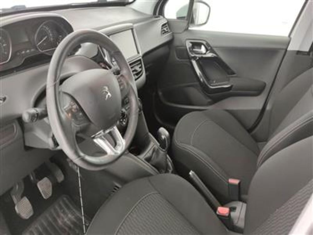 Peugeot 208 usata a Bari (13)