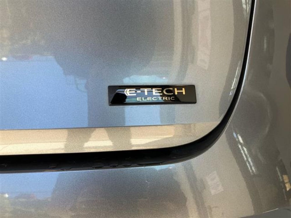 Renault Megane E-Tech Electric nuova a Como (11)