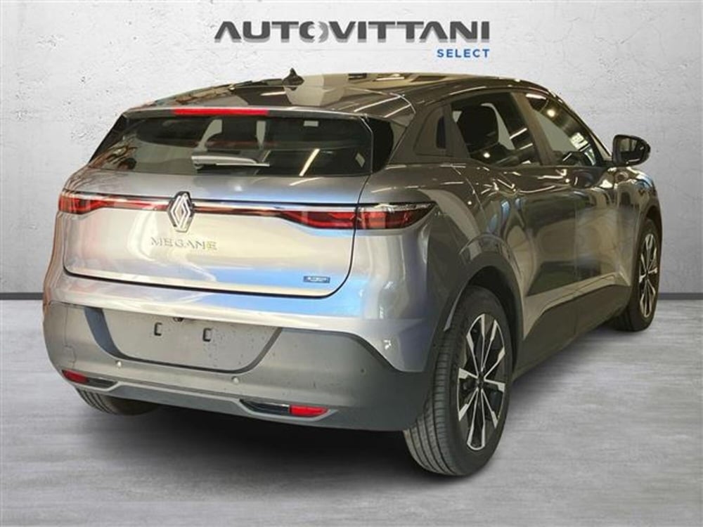 Renault Megane E-Tech Electric nuova a Como (3)