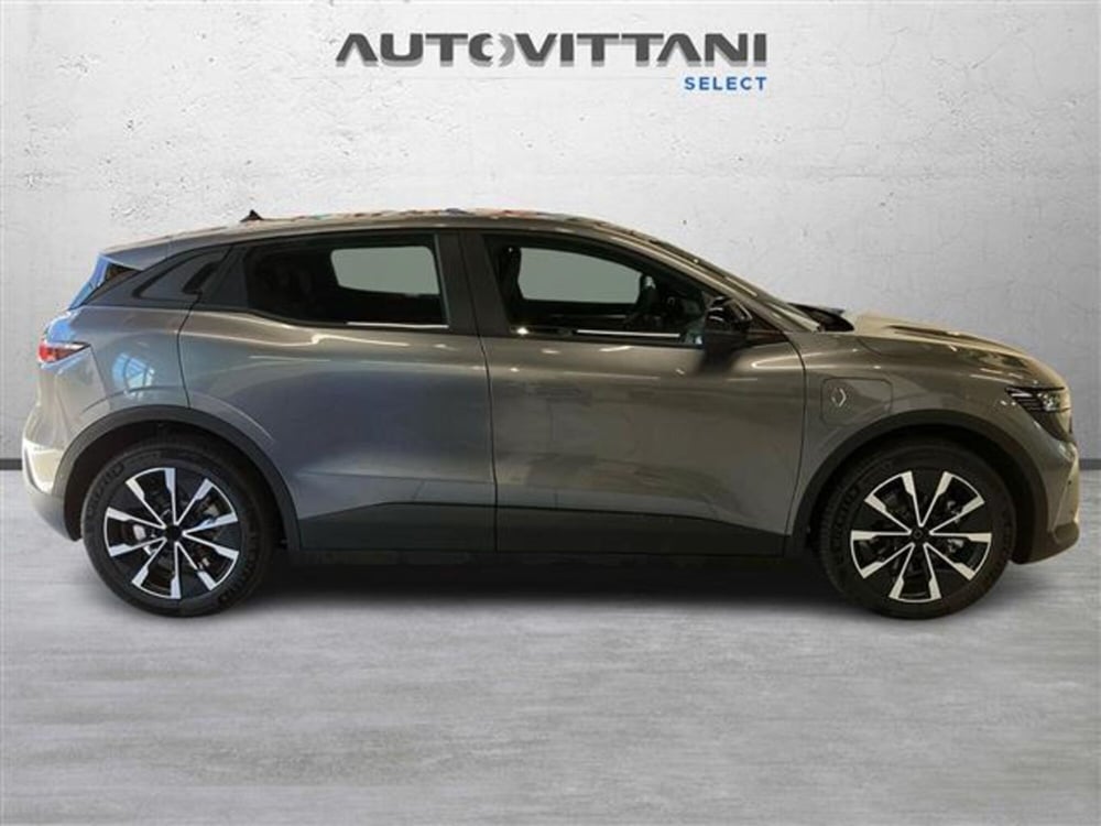 Renault Megane E-Tech Electric nuova a Como (5)