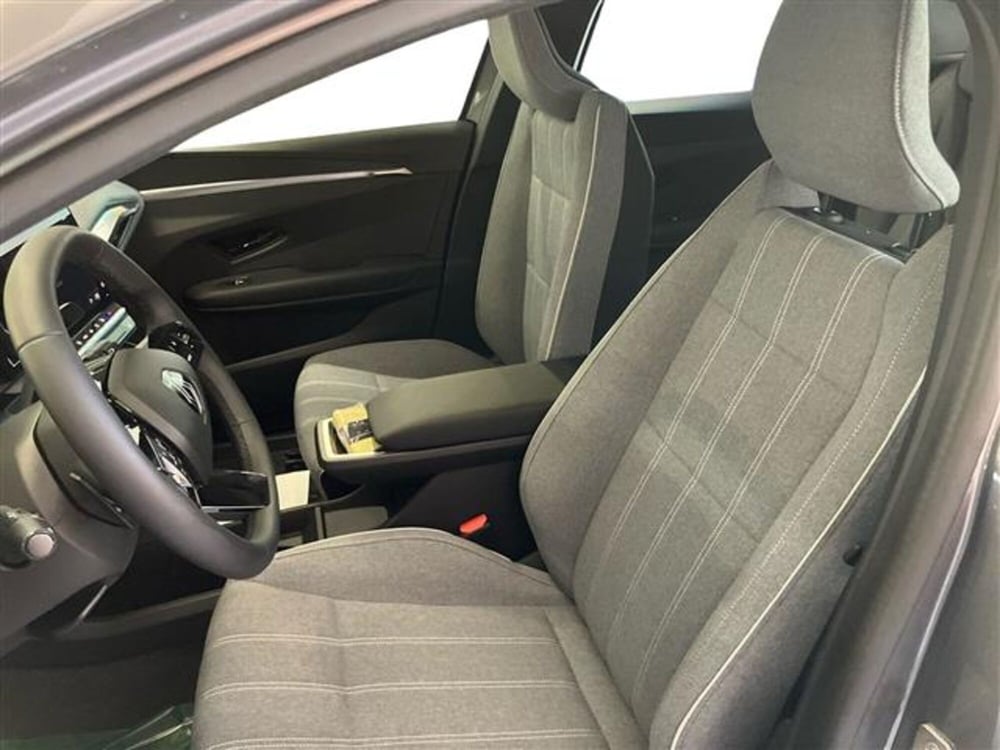 Renault Megane E-Tech Electric nuova a Como (8)